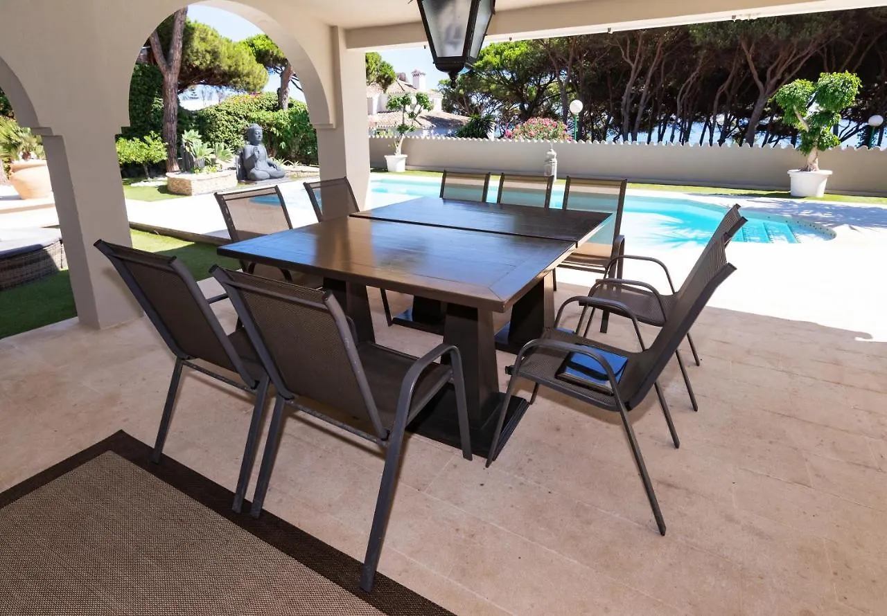 Villa In Puerto Cabopino マルベーリャ スペイン