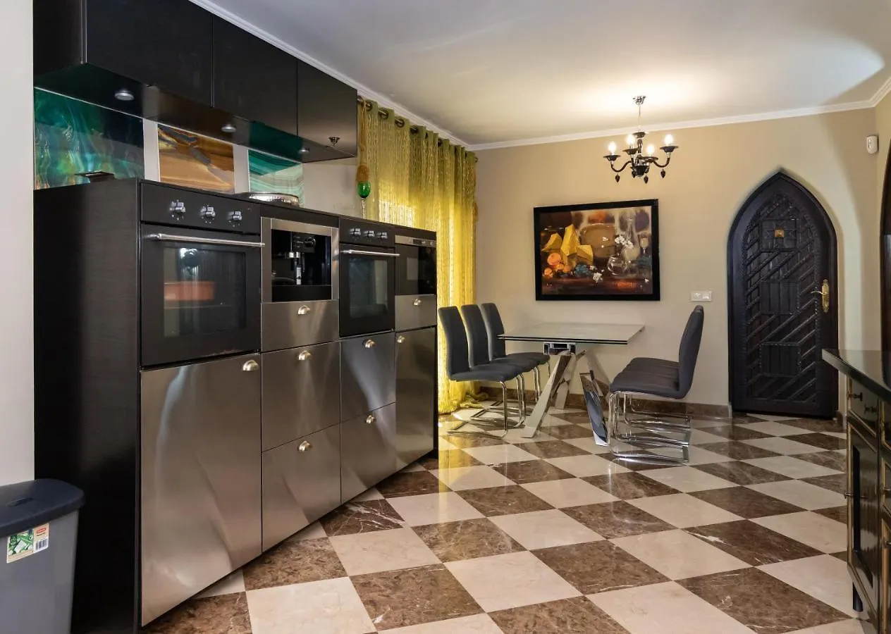 Villa In Puerto Cabopino マルベーリャ 0*,  スペイン
