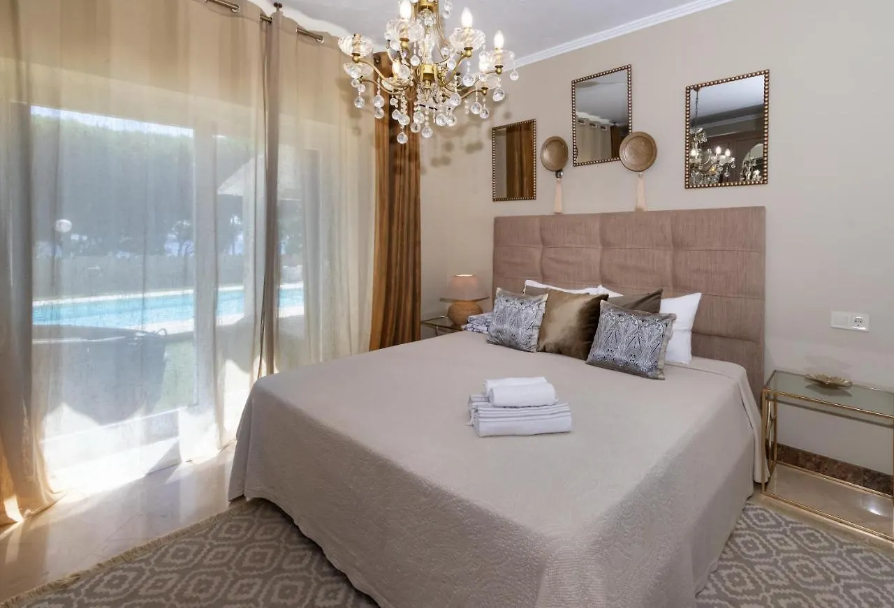 別荘 Villa In Puerto Cabopino マルベーリャ スペイン